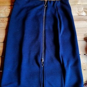 Slightly use woman skirt